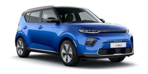 Mitcar Warszawa | Salon i Serwis KIA i Subaru | Kia Soul 2022 pokazana jest w salonie na białym tle.